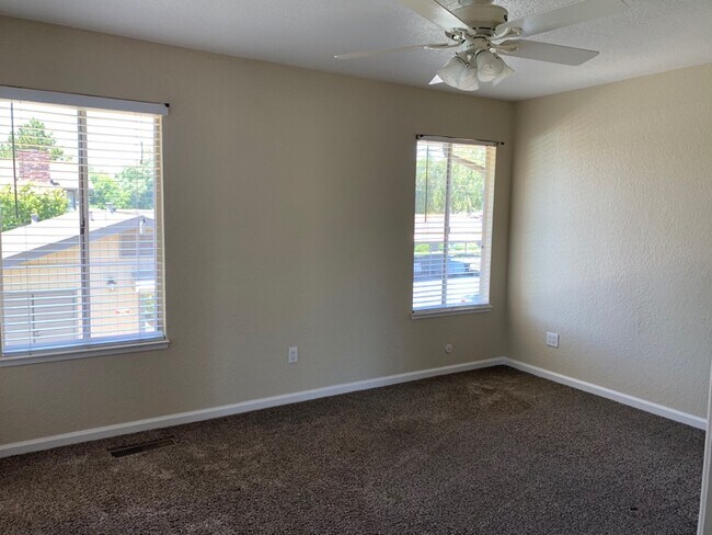 Photo - 1177 Norwegian Ave
