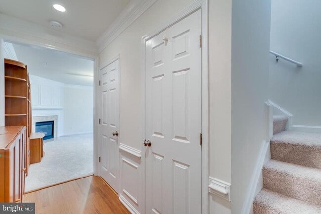 Photo - 7046 Falls Reach Dr Unidad 304