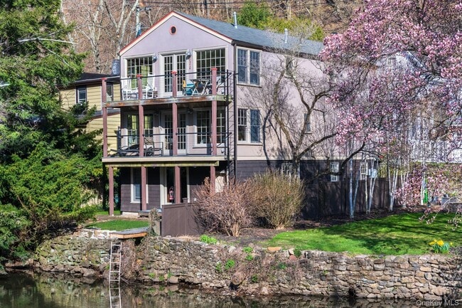 Building Photo - 235 Piermont Ave Unit 2