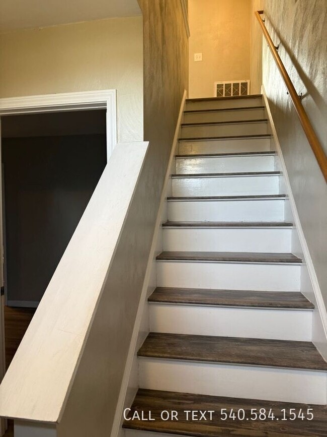 Photo - 160 Gretchen Ct