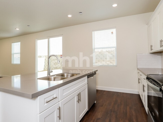 Photo - 10093 Potomac St