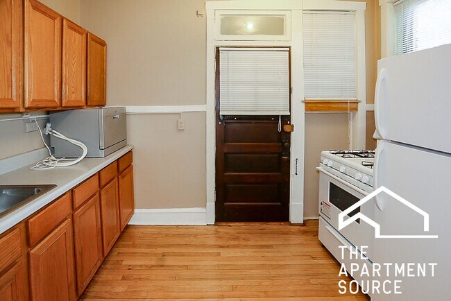 Building Photo - 632.5 W Arlington Pl Unit 22