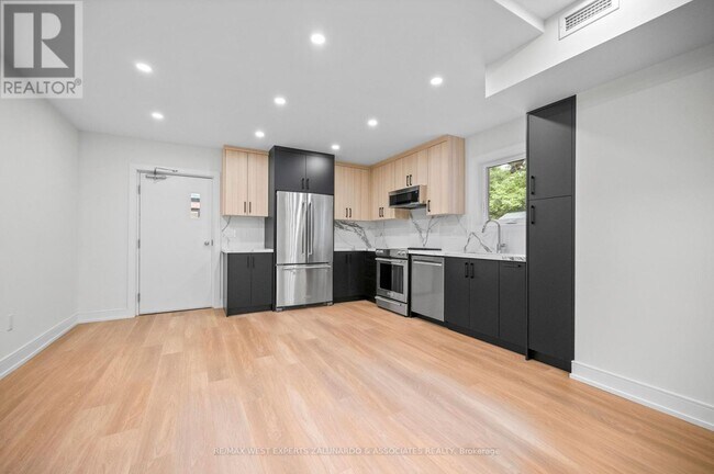 Photo - 412 Glenholme Ave