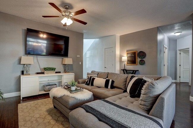 Photo - Great SW Bend Home Minutes from the Old Mill!