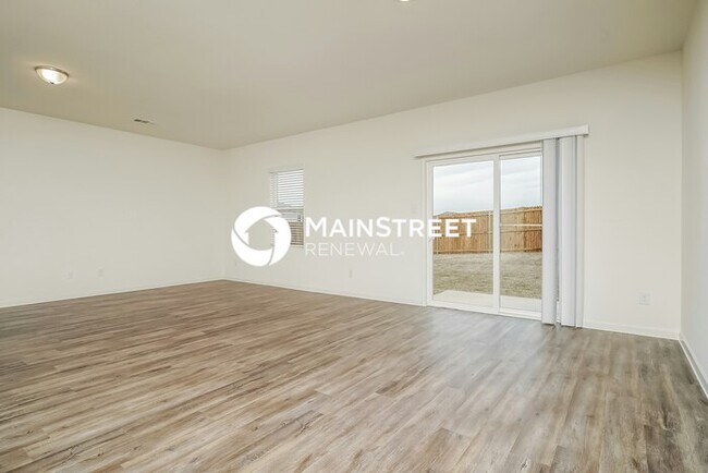 Photo - 4 Bedroom Pet-Friendly Home in Crowley, TX with Main Street Renewal