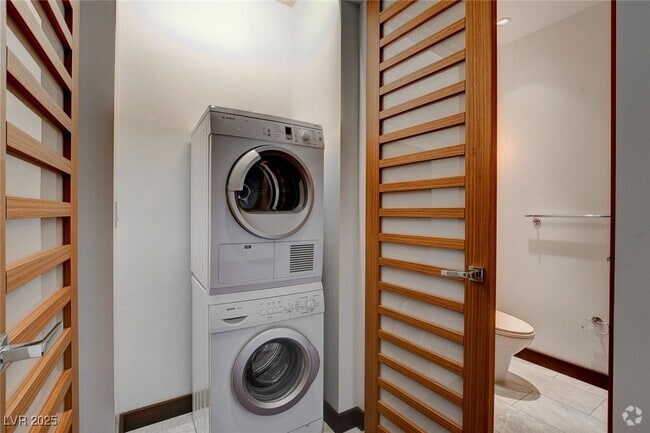 Building Photo - 3750 S Las Vegas Blvd Unit 4504 Rental