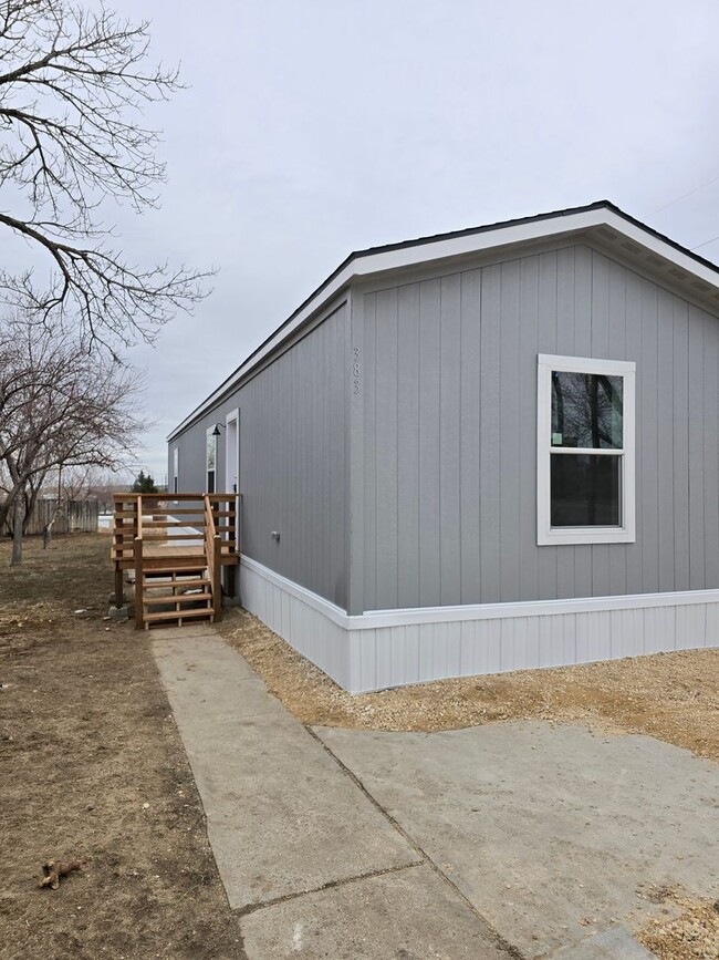Building Photo - Brand new 2 bed, 2 bath manufactured home!