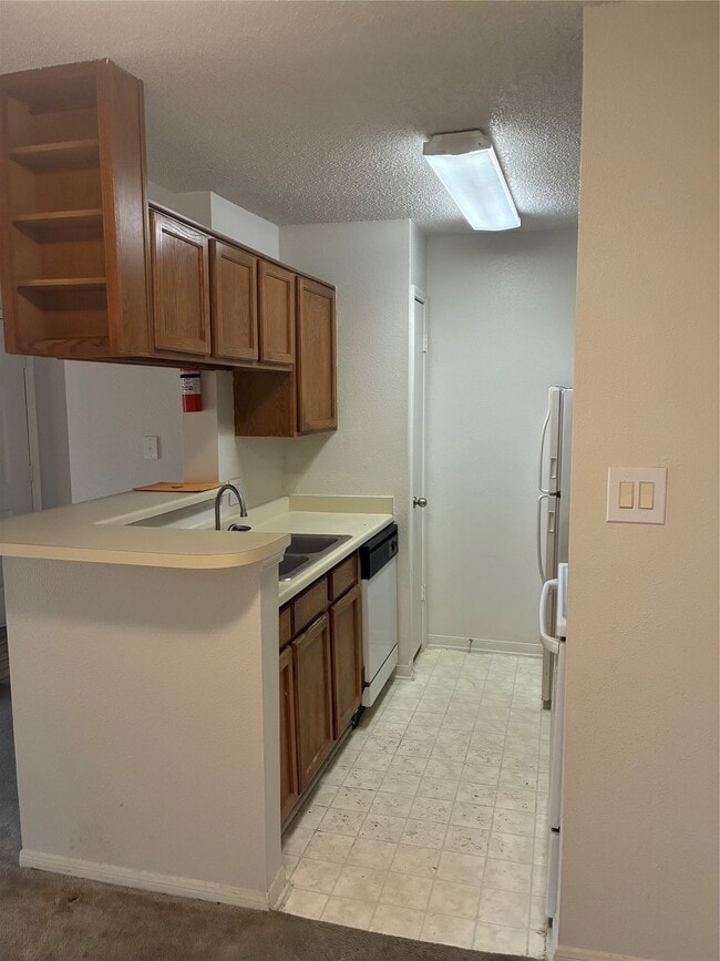 Photo - 2121 Hepburn St Unit 404