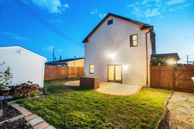 Photo - 8 Pearl St House