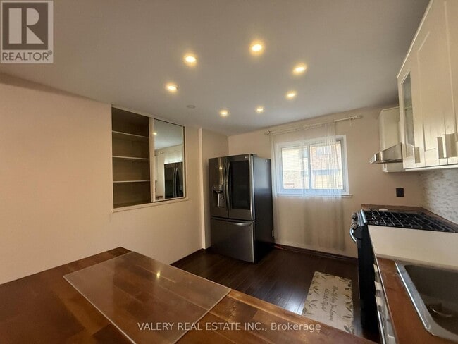 Photo - 180 Mississauga Vly Blvd