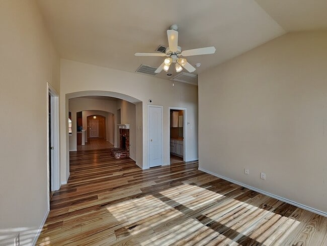 Photo - 1905 Sharpsbury Dr