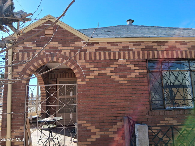 Photo - 1213 N Boone St