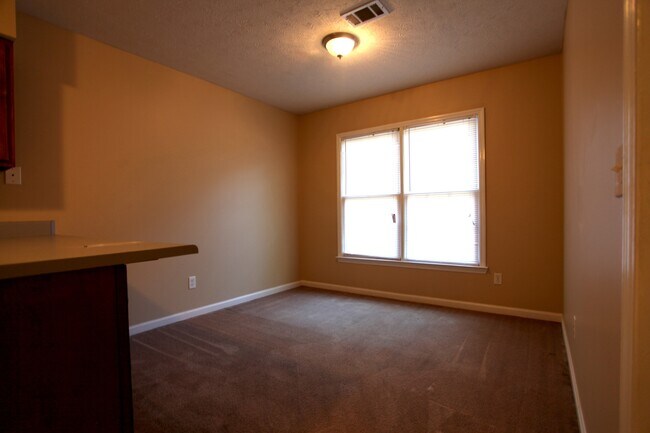 Photo - Duplex Available in Kurt Circle!