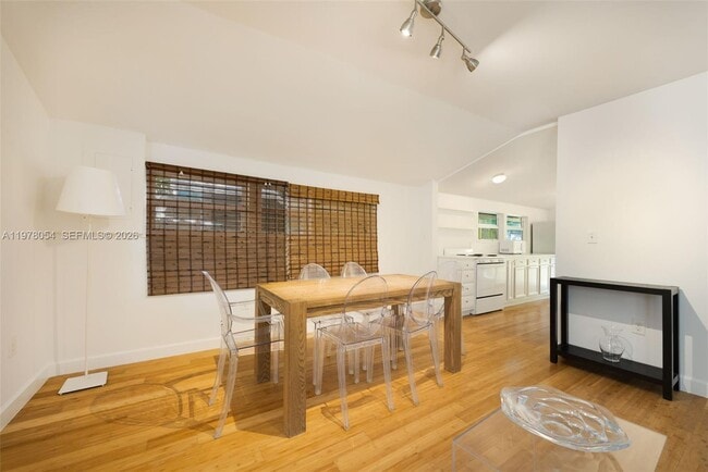 Photo - 3041 Calusa St