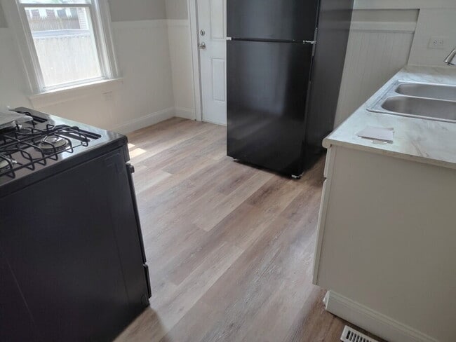 Photo - 1334 W 89th St Unit 1