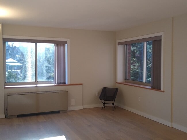 Building Photo - 14 Concord Ave Unit 316