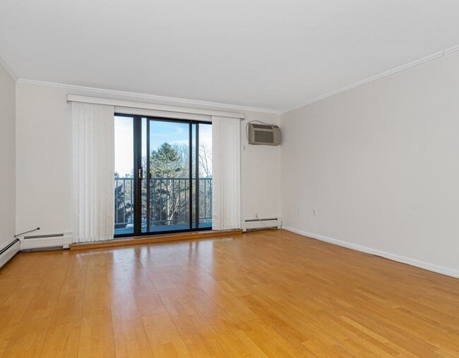 Photo - 151 Coolidge Ave Unit 303
