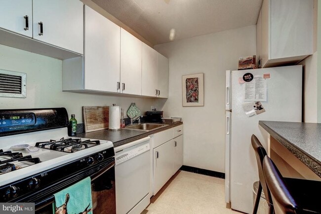 Photo - 1301 20th St NW Unit 201