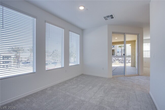 Building Photo - 2555 Hampton Rd Unit 9109