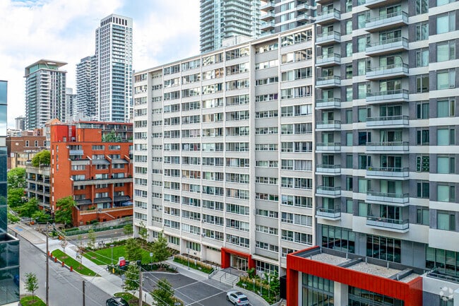 Building Photo - Dunfield and Holly Towers