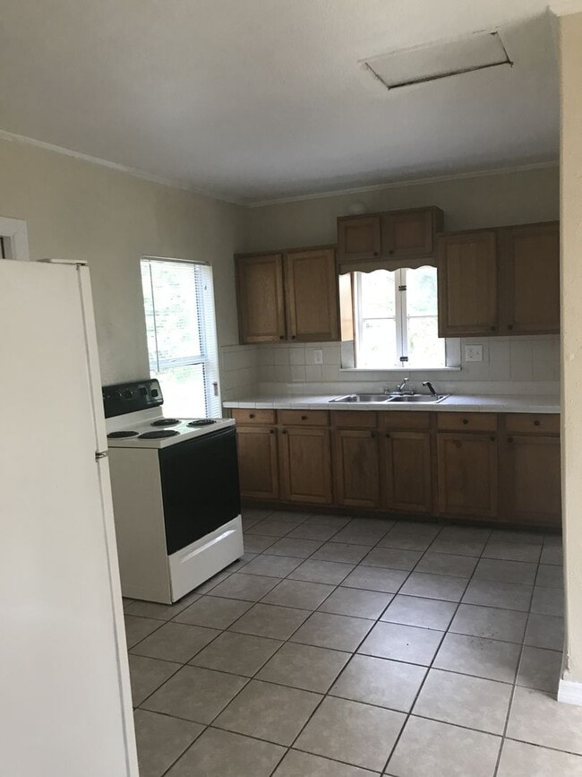 Photo - 1711 39th St S