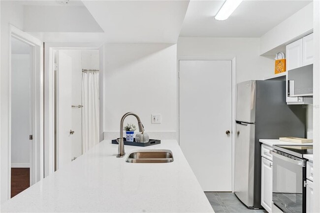 Photo - 3012 Parkway Blvd Unit 307
