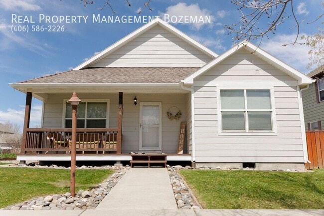 Building Photo - 460 Woodman Dr