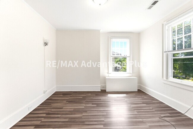 Photo - 106 Grove St Unit A