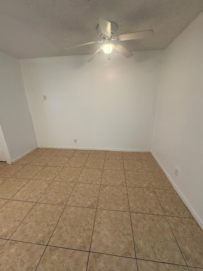 Photo - 1480 NW 19th Ct
