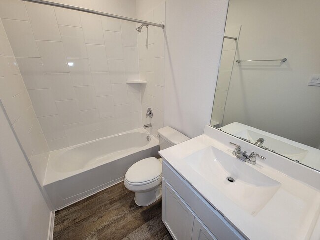 Photo - 4242 BROMHAM