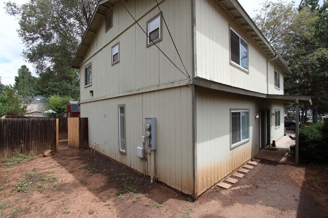 2115 N West St Unit (156)  2115 N. West St. #B