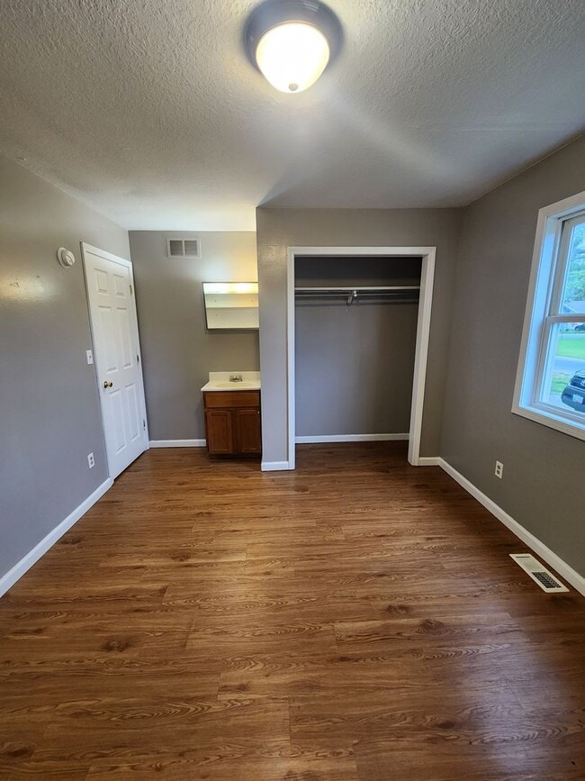 Photo - 1151 Johnson St