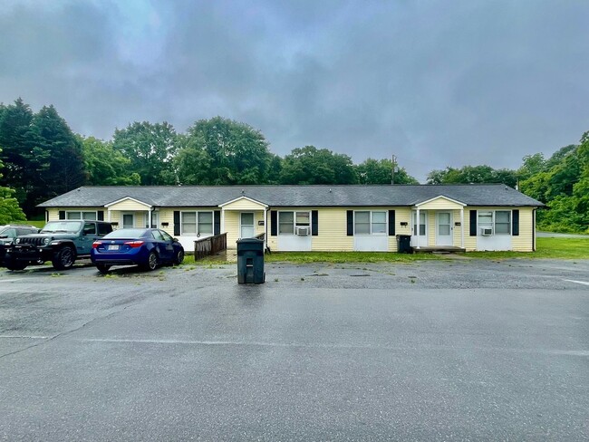 Must see Newly renovated 1 bedroom 1 bath ... - Must see Newly renovated 1 bedroom 1 bath ... House