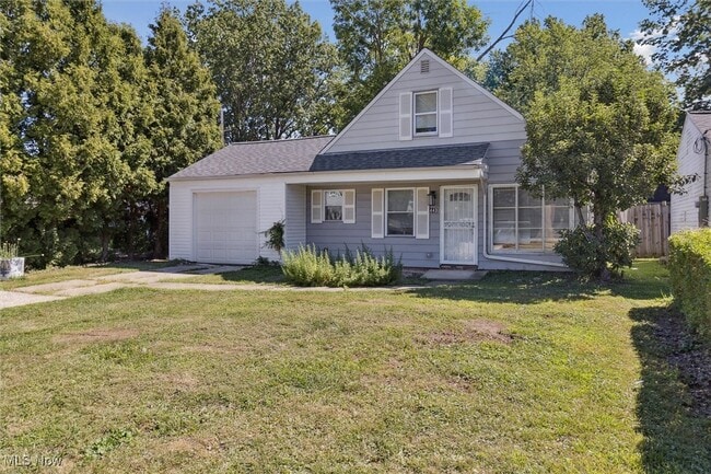 Building Photo - 443 Fairway Blvd Rental