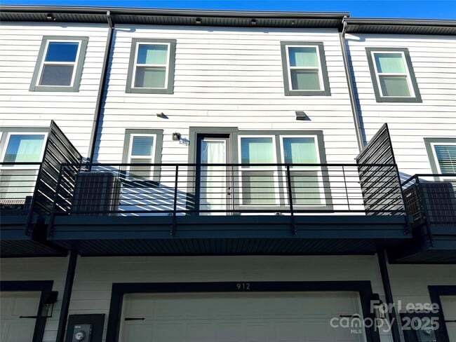 Photo - 912 Mary Max Dr