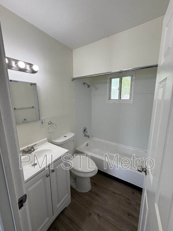 Photo - 10501 Duke Dr