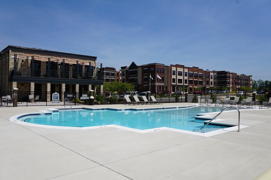 Colony Village Apartments For Rent in North Chesterfield, VA