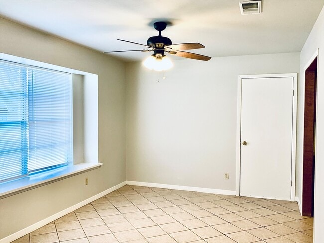 Photo - 225 Crest Hill Dr