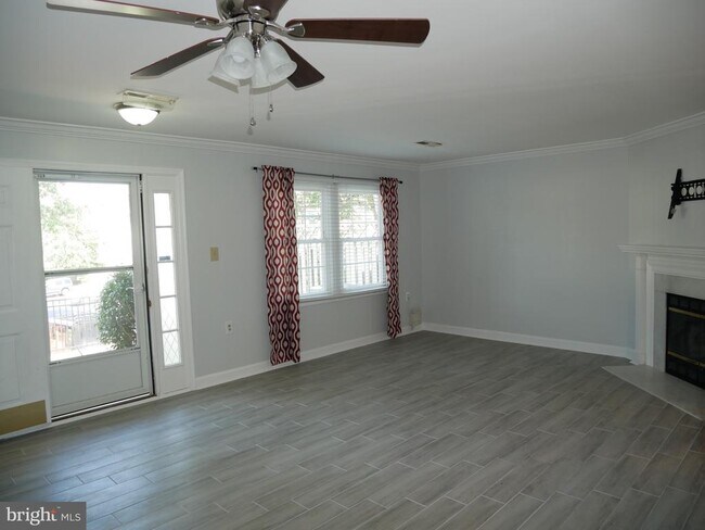 Photo - 12129 Salemtown Dr