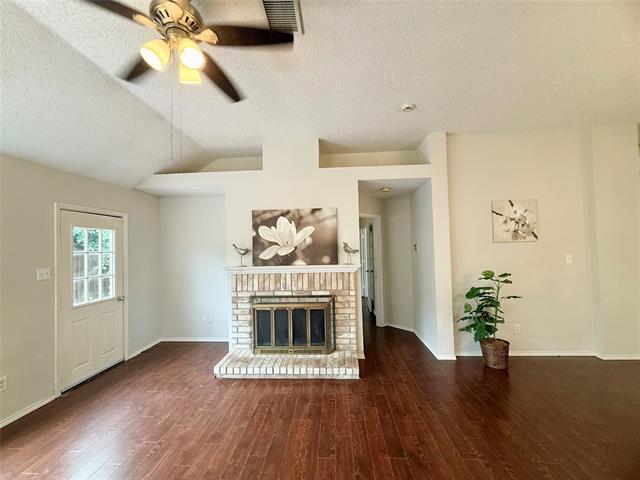 Photo - 6912 Hickory Creek