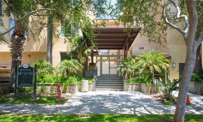 6400 Crescent Prk E Unidad 205
