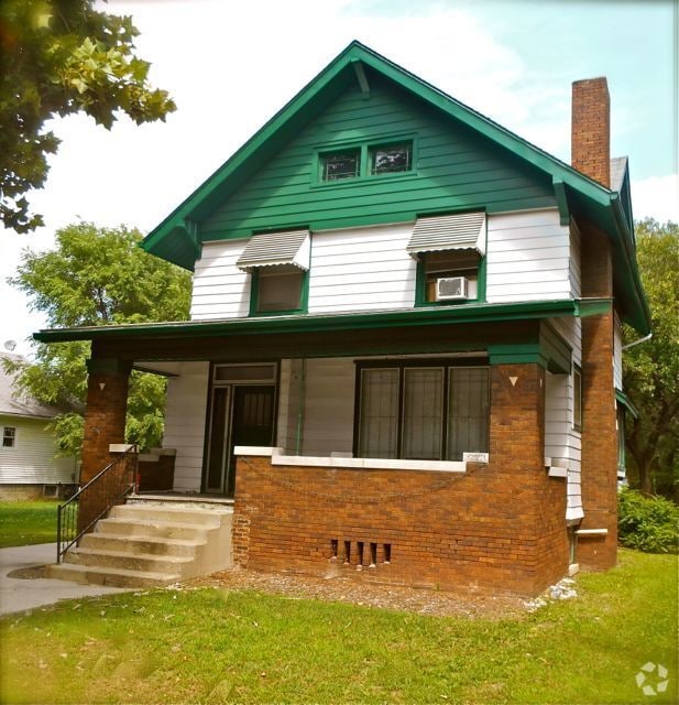 Building Photo - 1208 N University St Rental
