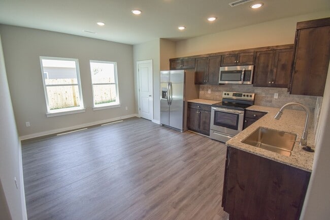 Photo - Nice 3 Bedroom 2 Baths Farmington heights!!