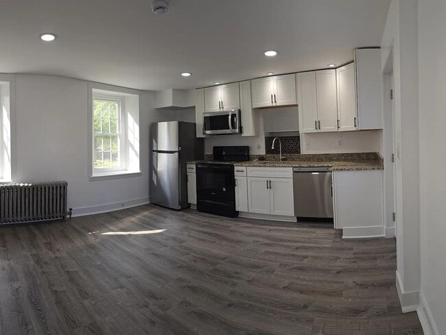 Building Photo - 1304 Wilson Ave