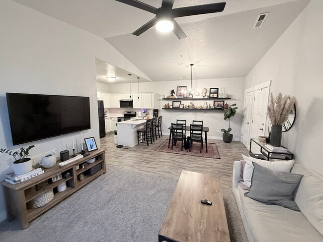 Photo - 13232 S Andros Ln Unidad 13232 S. Andros Lane