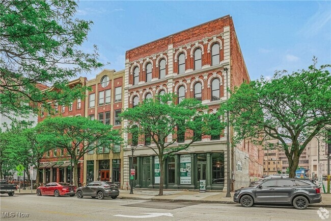 Building Photo - 1277 W 6th St Unit 403 Rental