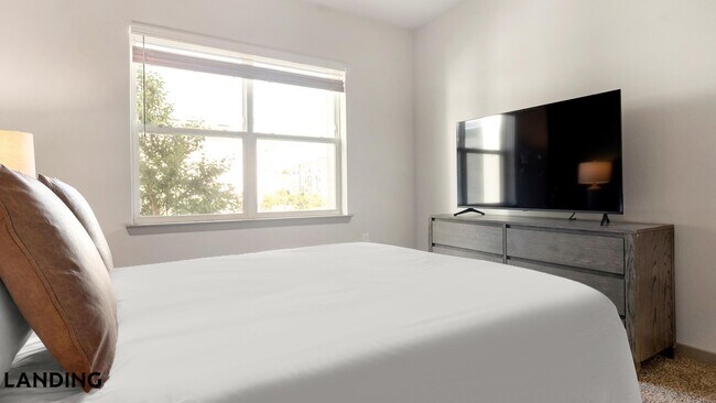 110 Zora Pl Unit 7-215