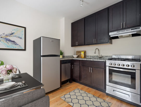 Photo - 612 W Patterson Ave (Chicago, IL)