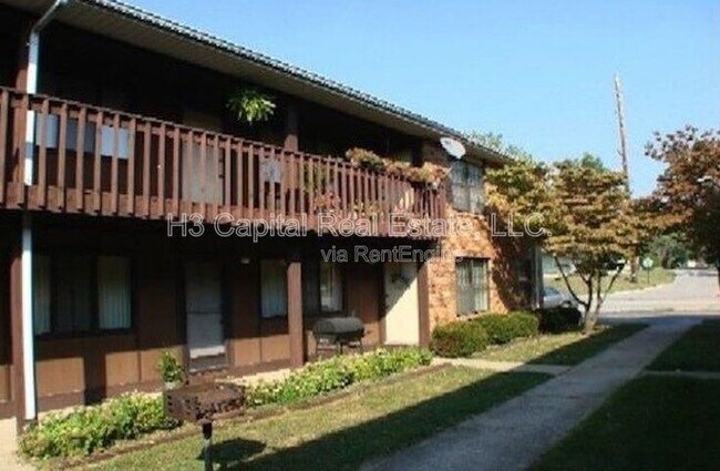 Building Photo - 2407 Frank Scott Pkwy W Unit 6