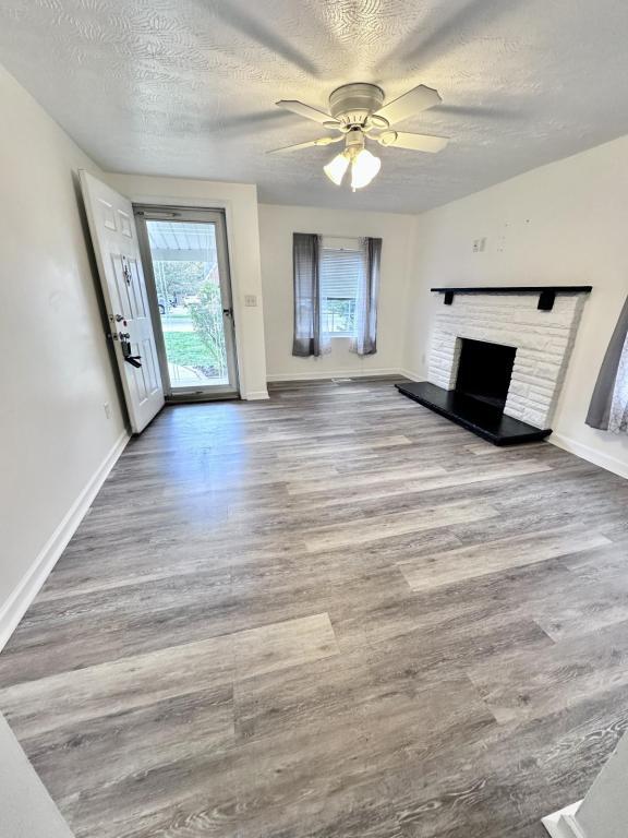 4406 Grand Central Ave